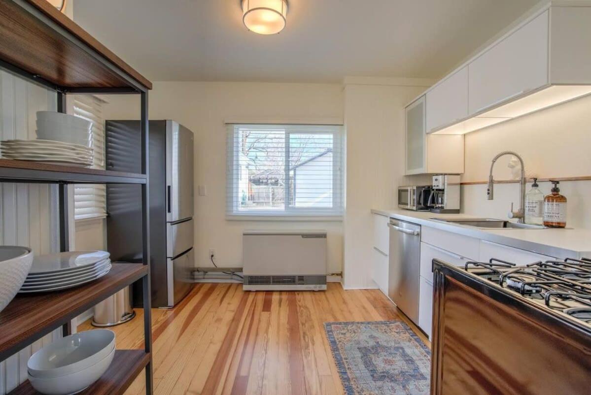 Vintage Tiny House Cute 1Bdrm Big Appeal Villa Colorado Springs Exteriör bild