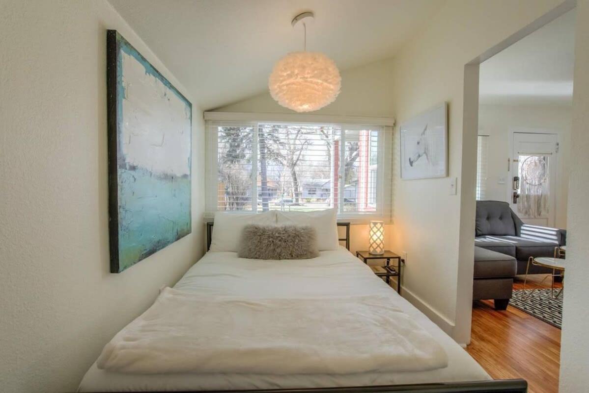 Vintage Tiny House Cute 1Bdrm Big Appeal Villa Colorado Springs Exteriör bild