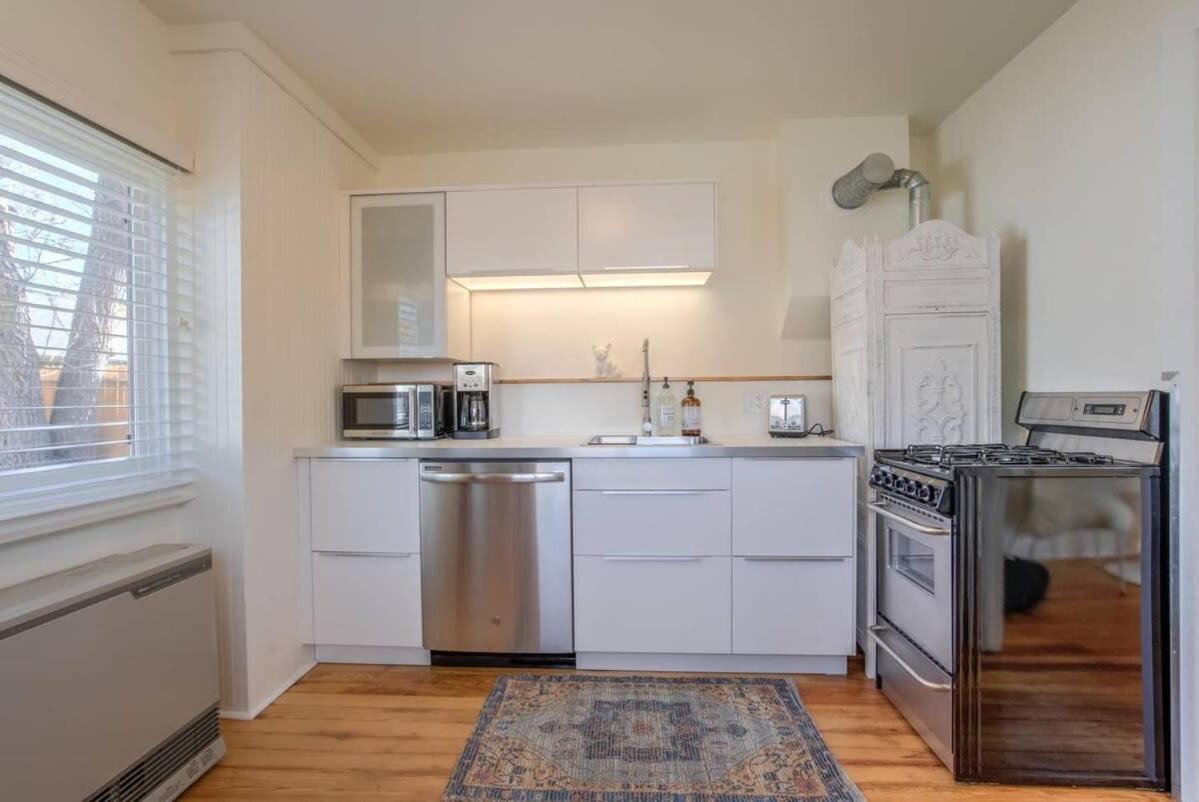 Vintage Tiny House Cute 1Bdrm Big Appeal Villa Colorado Springs Exteriör bild