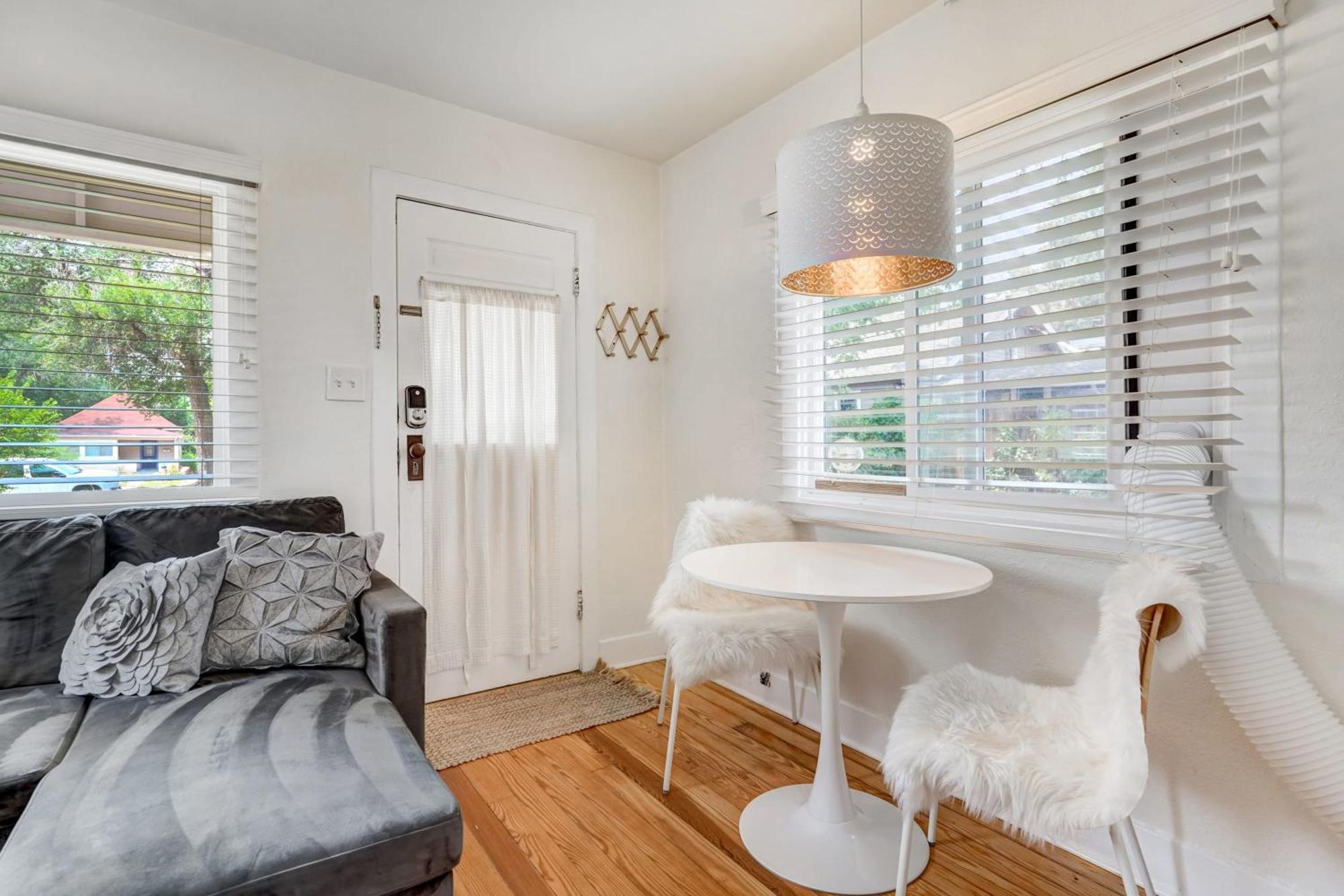 Vintage Tiny House Cute 1Bdrm Big Appeal Villa Colorado Springs Exteriör bild