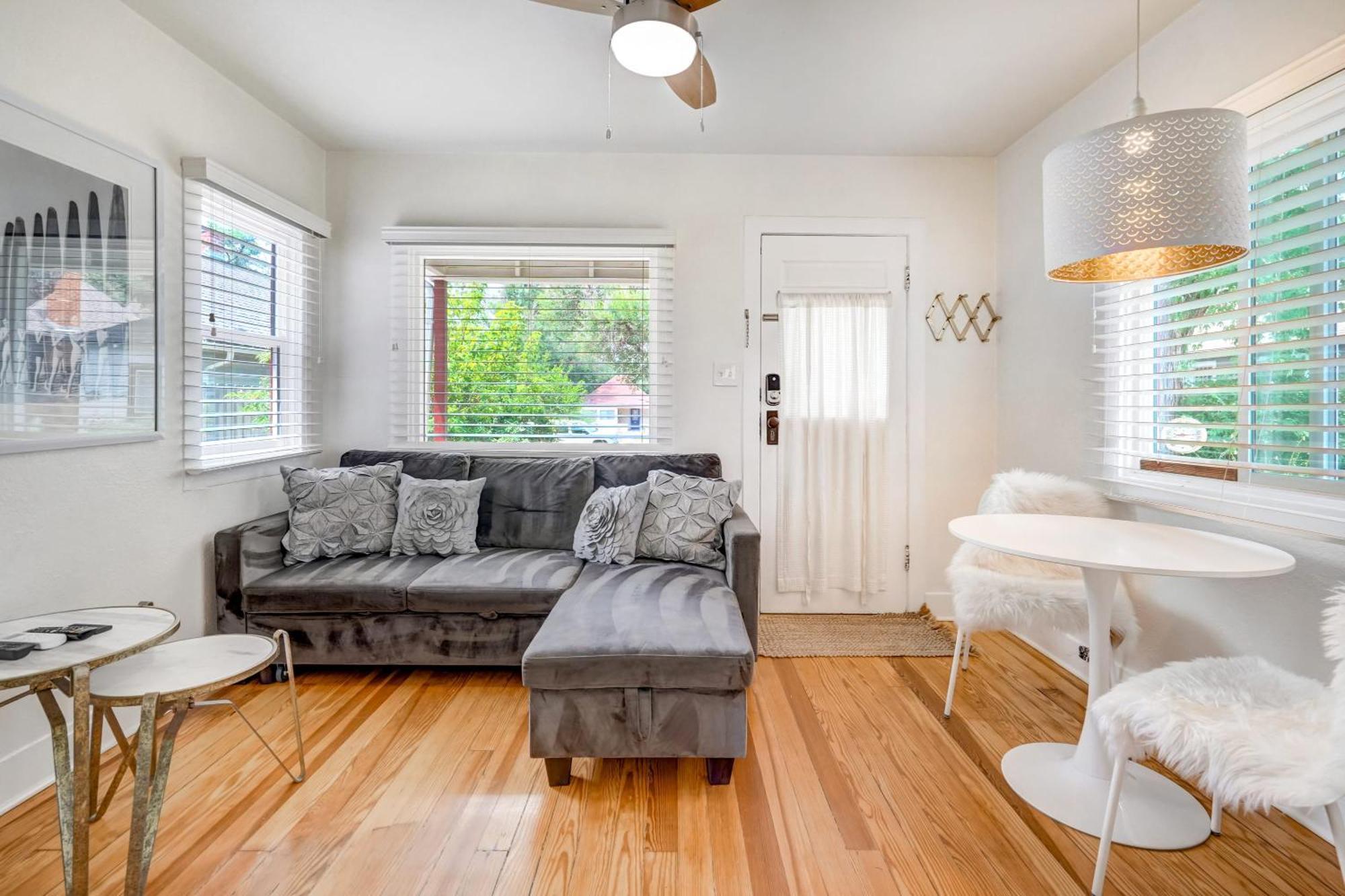 Vintage Tiny House Cute 1Bdrm Big Appeal Villa Colorado Springs Exteriör bild
